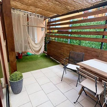 Apartma Ella *